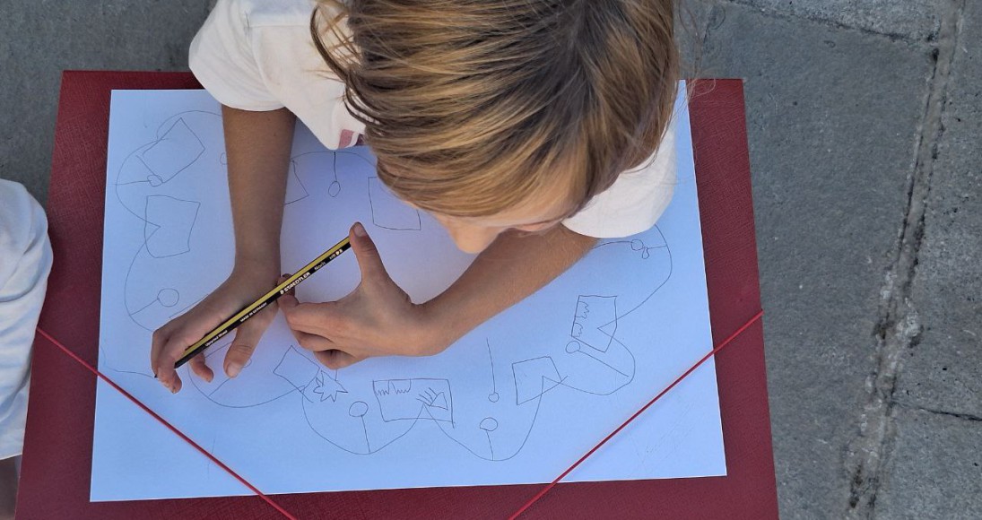 Cases amb mirada artística dels nens i nenes de 1r